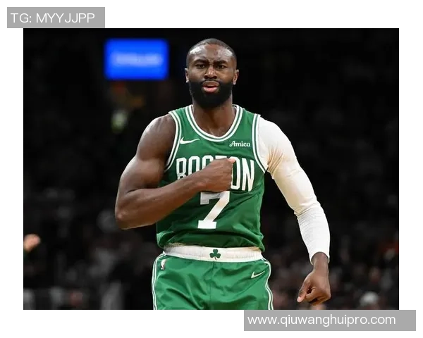 杰伦布朗谈末节反扑时的心态与队友沟通的重要性