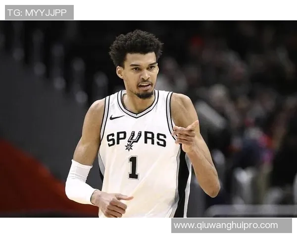 文班亚马解析关键三分球战术强调避免盲目突入人群造成复杂局面 文班亚马解析关键三分球战术强调避免盲目突入人群造成复杂局面