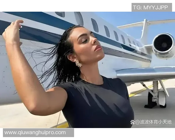 乔治娜感慨C罗十年等待终获钻戒他的爱让我无法抵挡